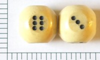 Dice : LG PLASTIC 2 D6 OPAQUE ROUNDED SOLID SPHERICALISH IVORY